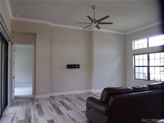 Building Photo - 248 E Cumberland Ct