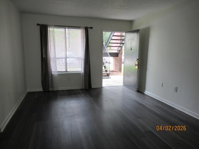 Building Photo - 251 Rast St