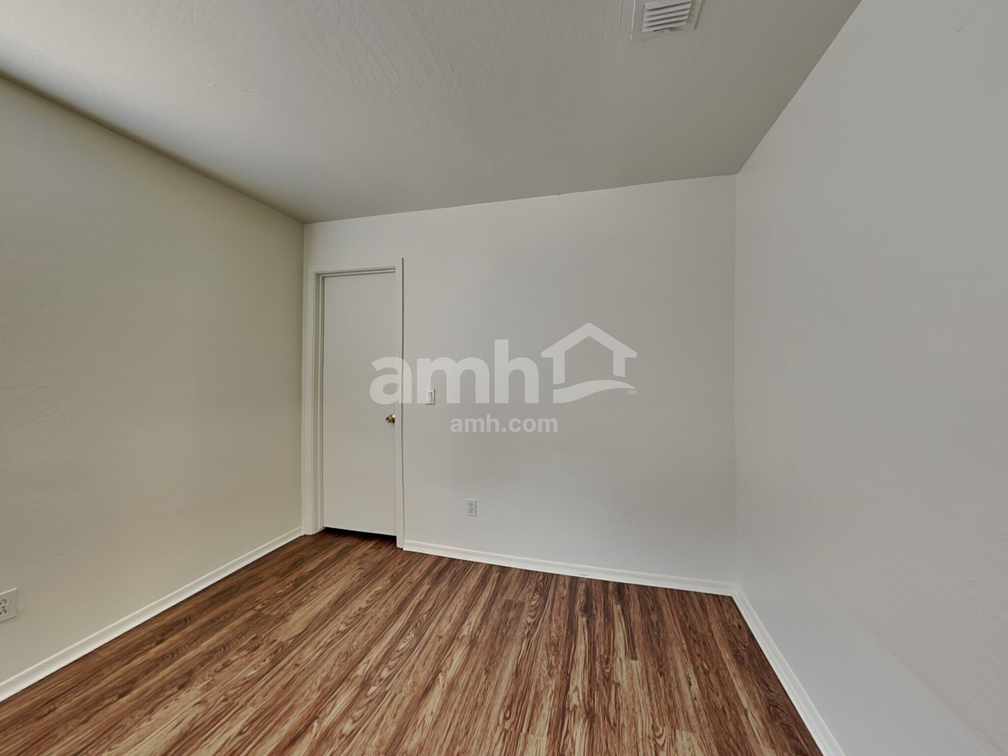 Building Photo - 11818 W Altadena Ave