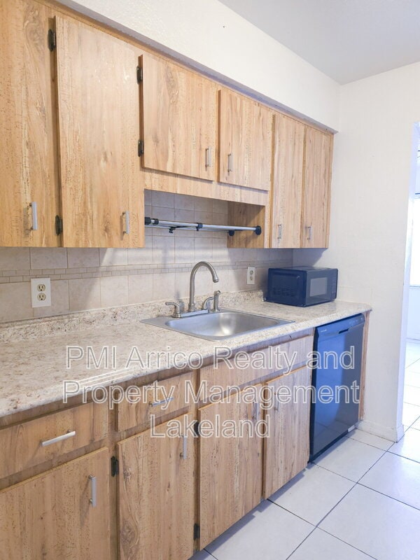 Building Photo - 968 Sunshine Way SW