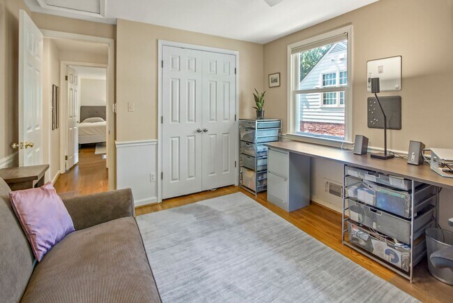 Building Photo - 6902 Tilden Ln