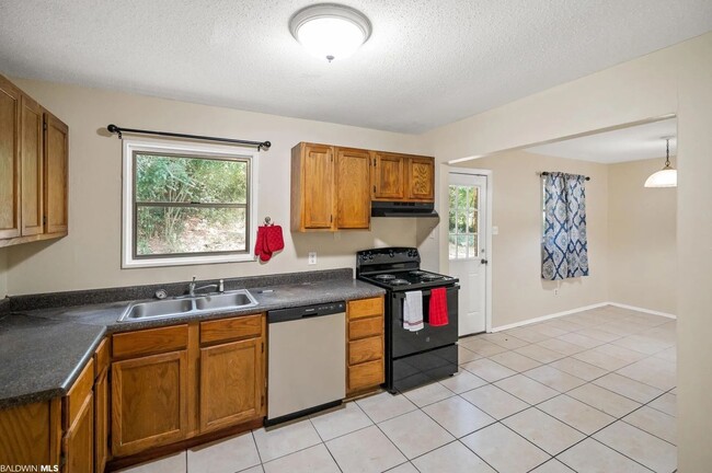 Building Photo - Gorgeous 3BD/ 1BA Home for Rent-Mobile