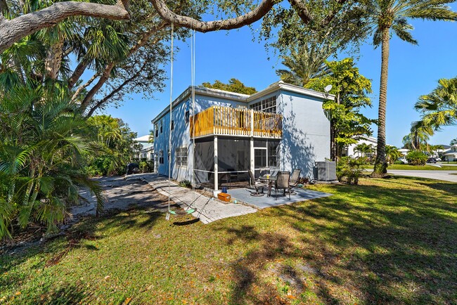 Building Photo - 18213 SE Fairview Cir