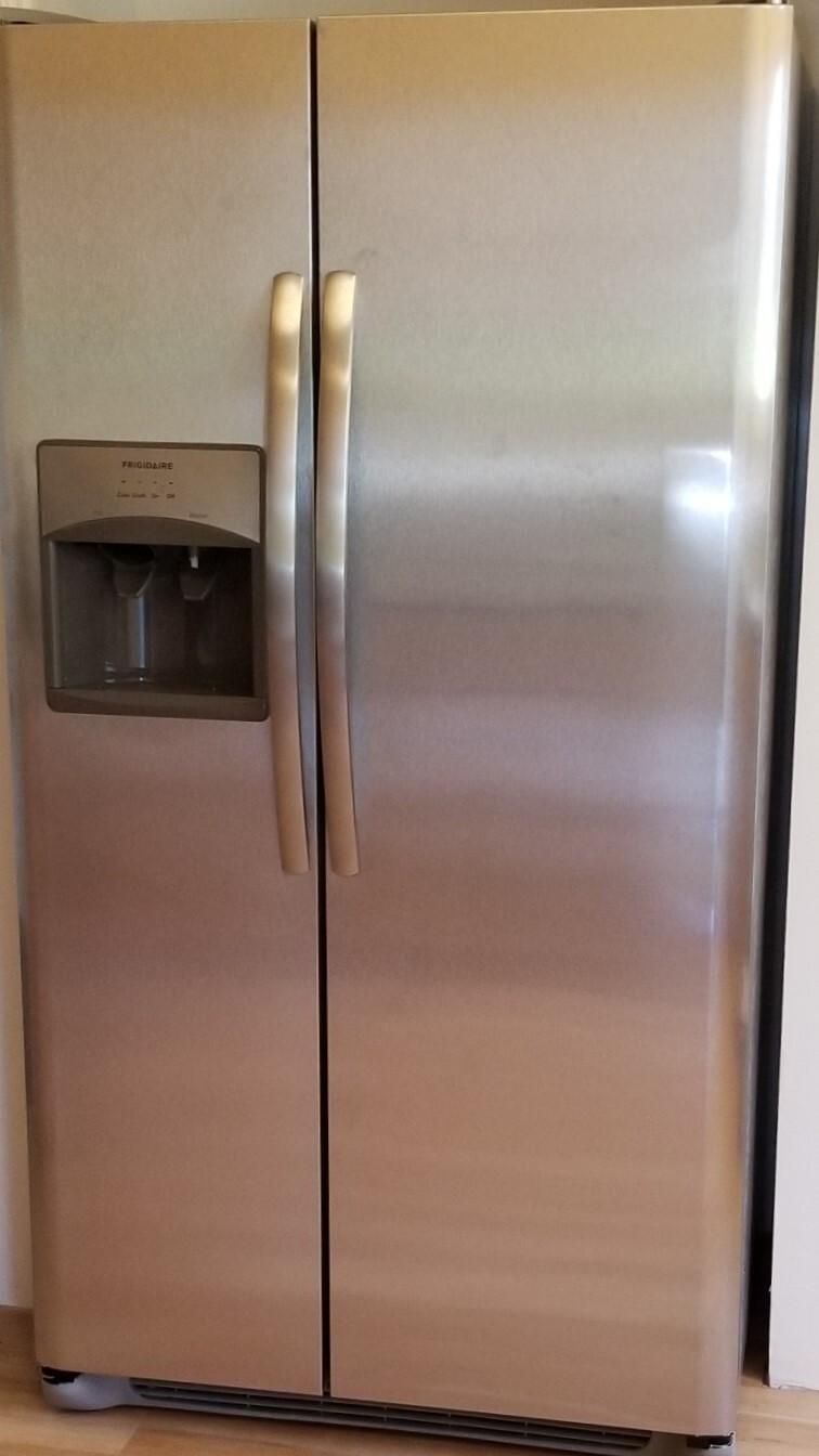 Deluxe Frigidaire matching appliances - 5428 Edgewood Pl