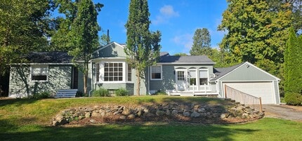 Building Photo - Amazing House with Large Lot in Franklin Village