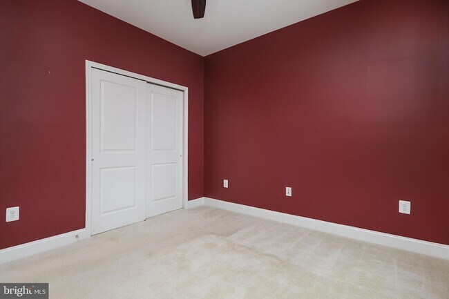 Building Photo - 1705 Cottonwood Grove Rd