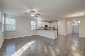 Building Photo - 7821 Montview Rd