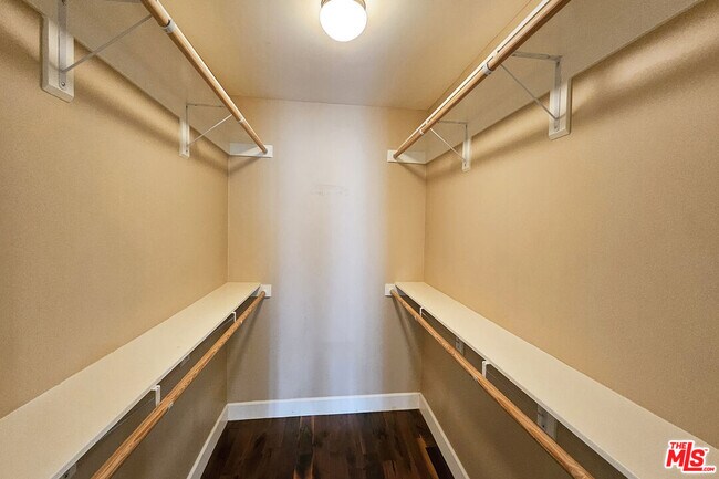 Building Photo - 382 E California Blvd