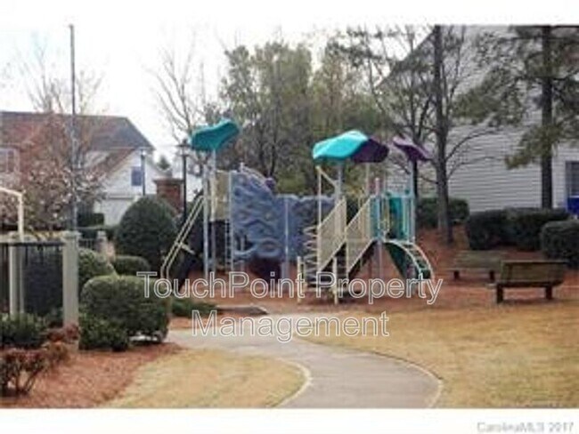 Building Photo - 3262 Mannington Dr