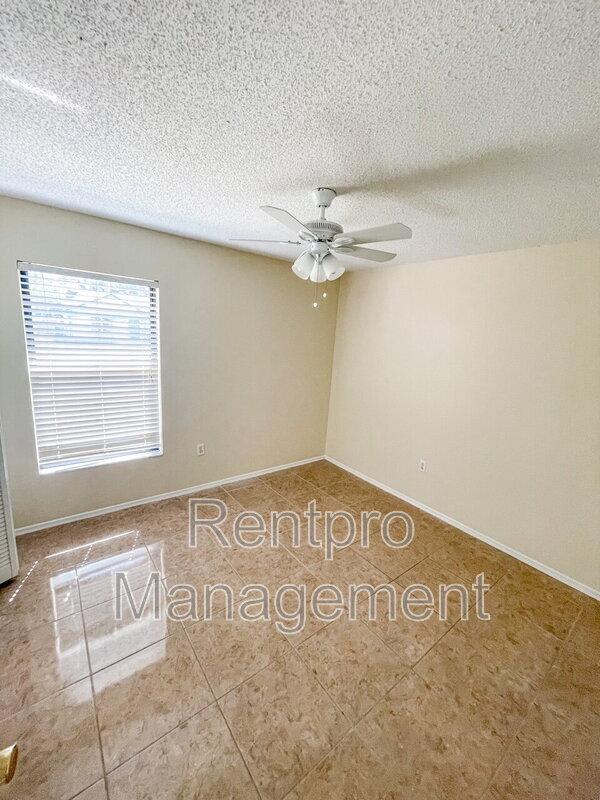 Building Photo - 5604 35th Ct E