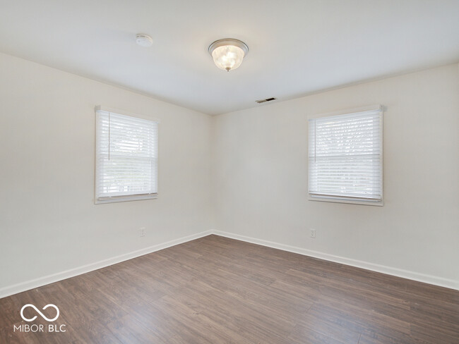 Building Photo - 1035 Helen Dr