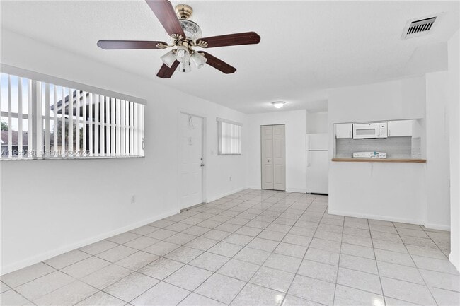 Building Photo - 15619 SW 73rd Cir Terrace