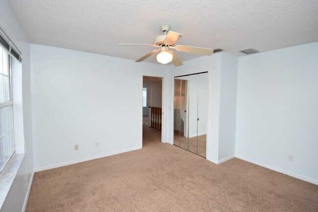 Building Photo - Salt water canal, 2 story home