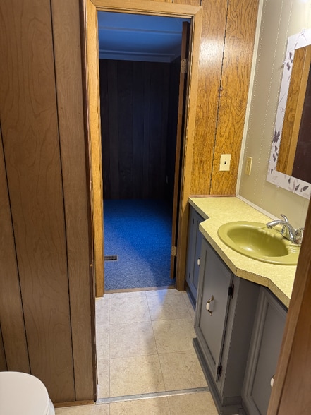 Building Photo - 655 Holbert Rd