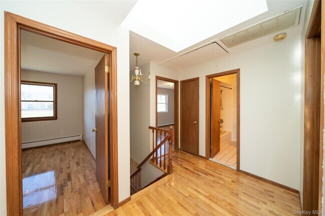 Building Photo - 62 Walter Dr