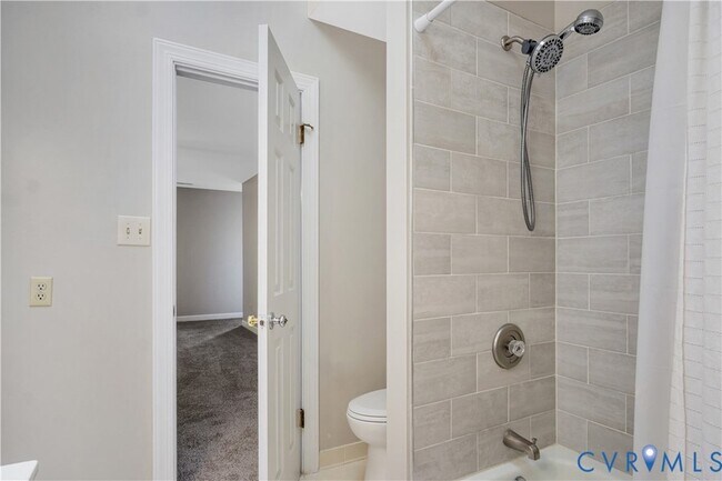 Building Photo - 107 Oak Ridge Ct