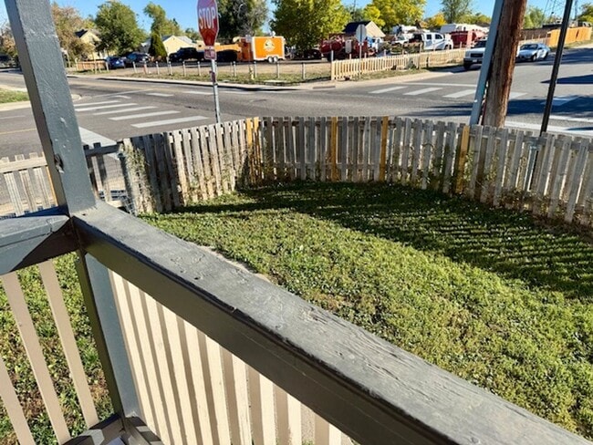 Building Photo - Remodeled 2-Bedroom