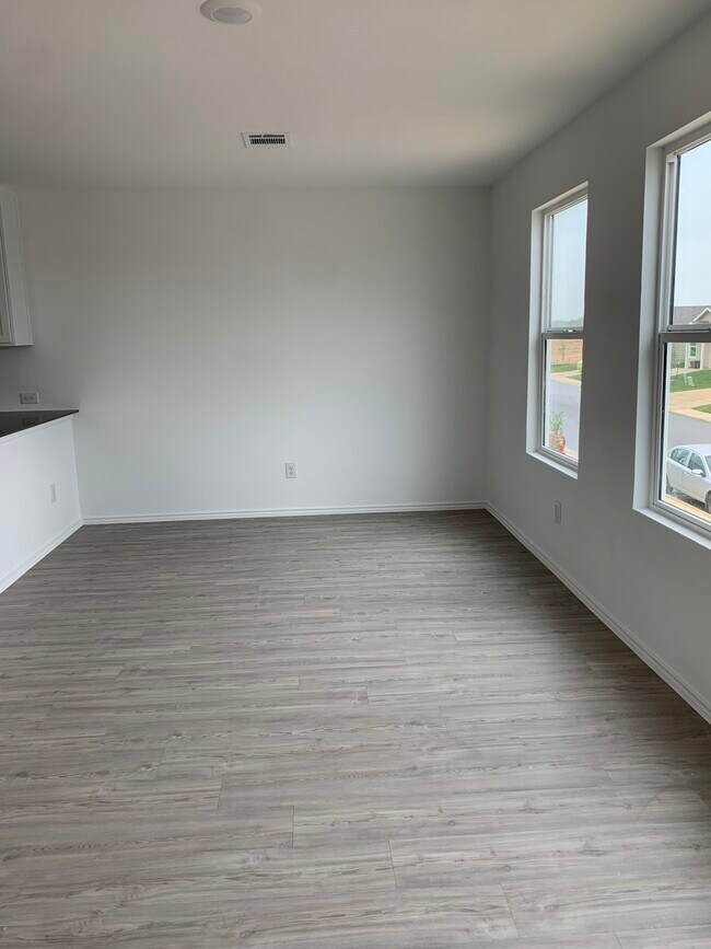 Living Room - 20418 Onyx Ring