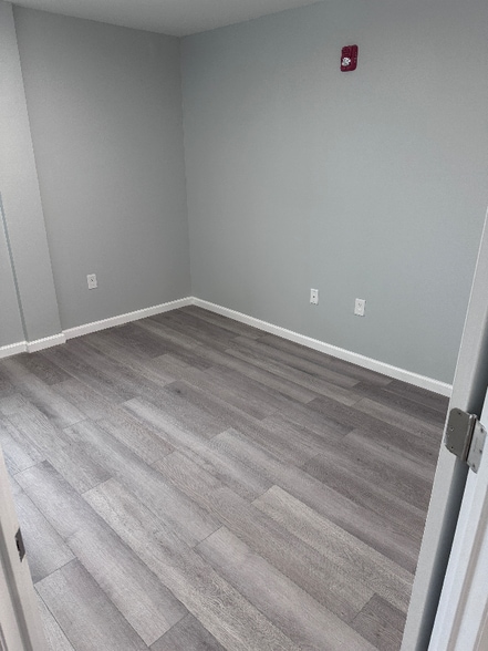 Building Photo - 140 S Easton Rd