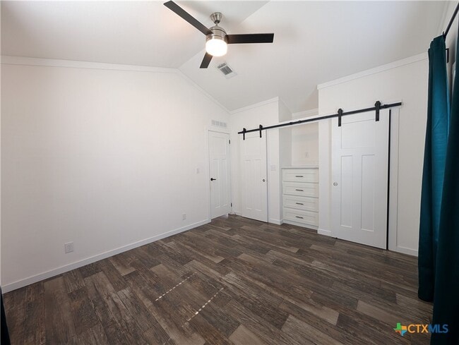 Building Photo - 120 Water Hole Ln