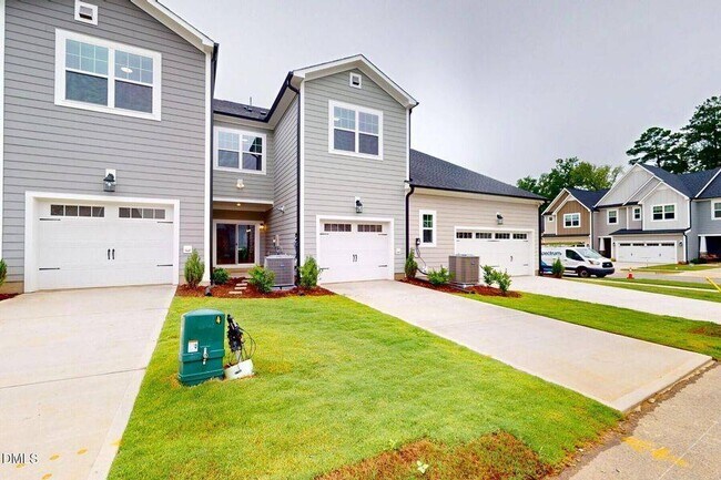 Building Photo - 2459 Englemann Dr