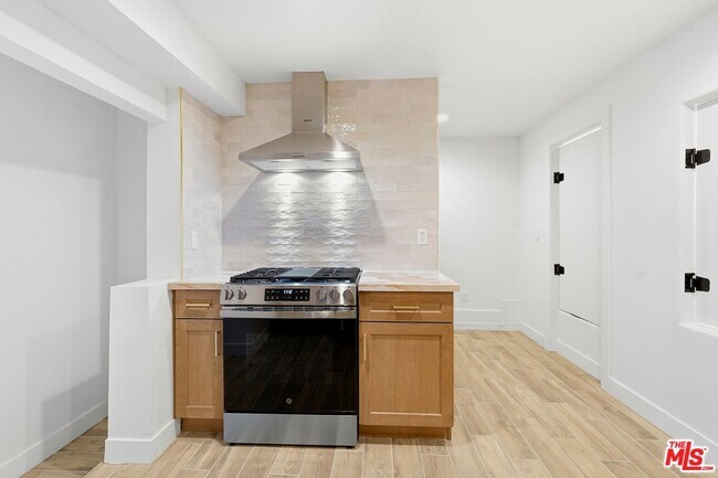 Building Photo - 5452 Harcross Dr