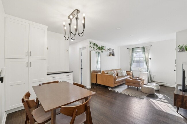 Building Photo - 14 A Lakeside Dr