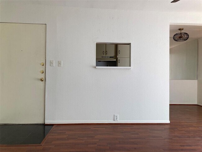 Building Photo - 2001 Branard St