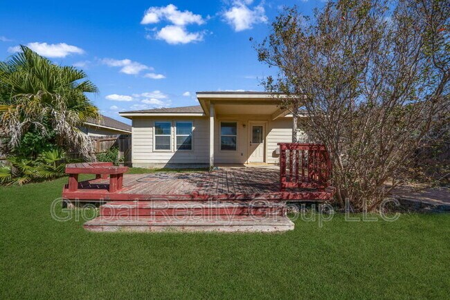 Building Photo - 113 Bronco Bend