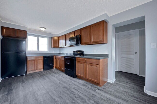 Building Photo - 2137 Toni St