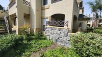 Building Photo - 2047 Lakeridge Cir