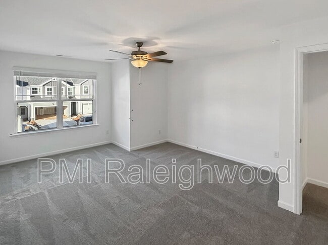 Building Photo - 135 Siebold St