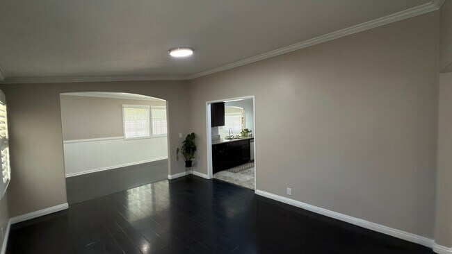 Building Photo - **BEAUTIFUL FOUR BED TWO BATH HOME IN DUARTE **