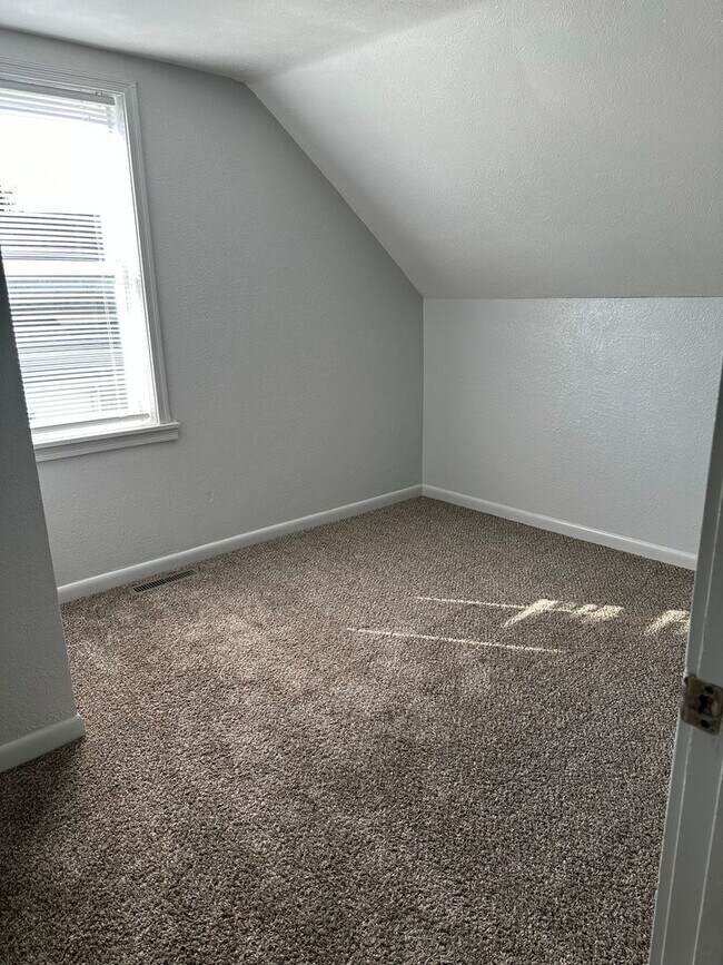 Building Photo - 712 S 10th St