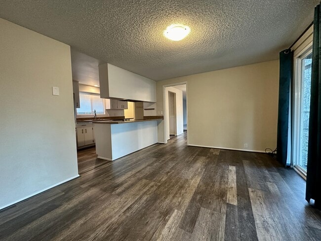 Building Photo - 1812 Brittany St