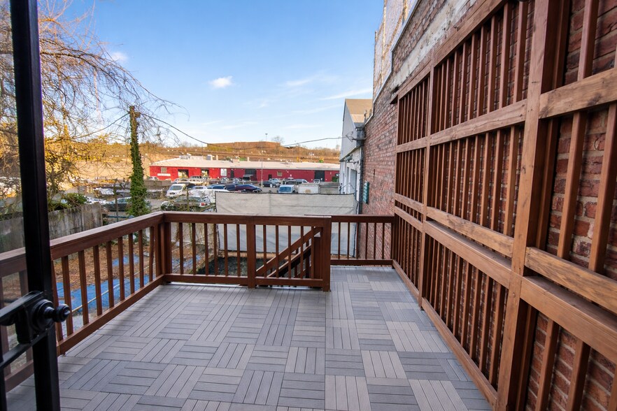 Building Photo - 1933 4th St NE