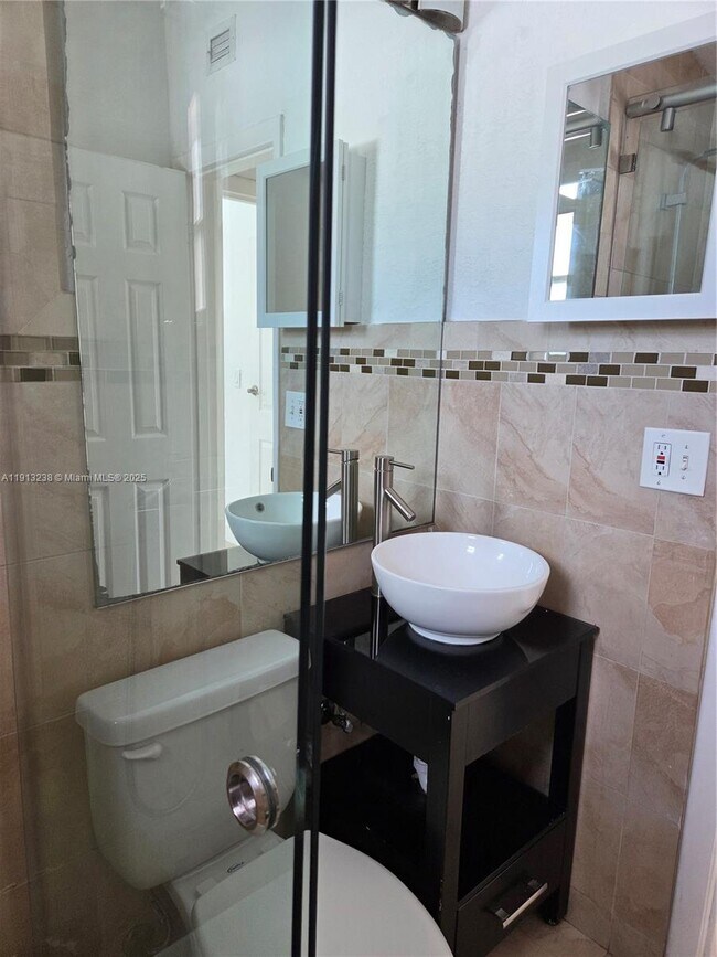 Building Photo - 340 SW 78th Ave