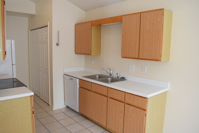 Building Photo - 6901 Southern Exposure