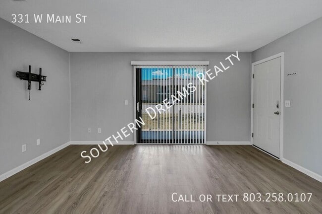 Building Photo - 331 W Main St