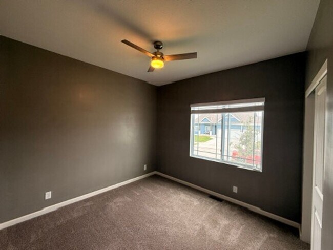 Building Photo - Stunning Modern Ranch for Rent near Lake F...