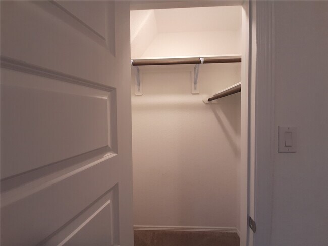 Building Photo - 16568 Moss Ln