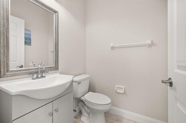 Building Photo - 212 Ficus St