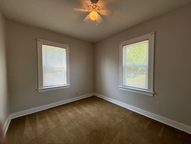 Building Photo - South End 3 Bed / 1 Bath