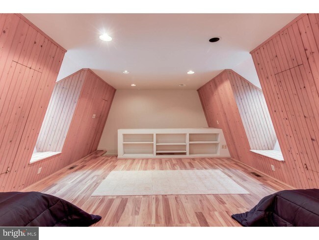 Building Photo - 63 Oak Knoll Dr