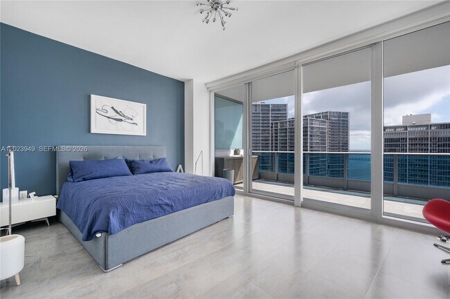 Building Photo - 200 Biscayne Blvd Way