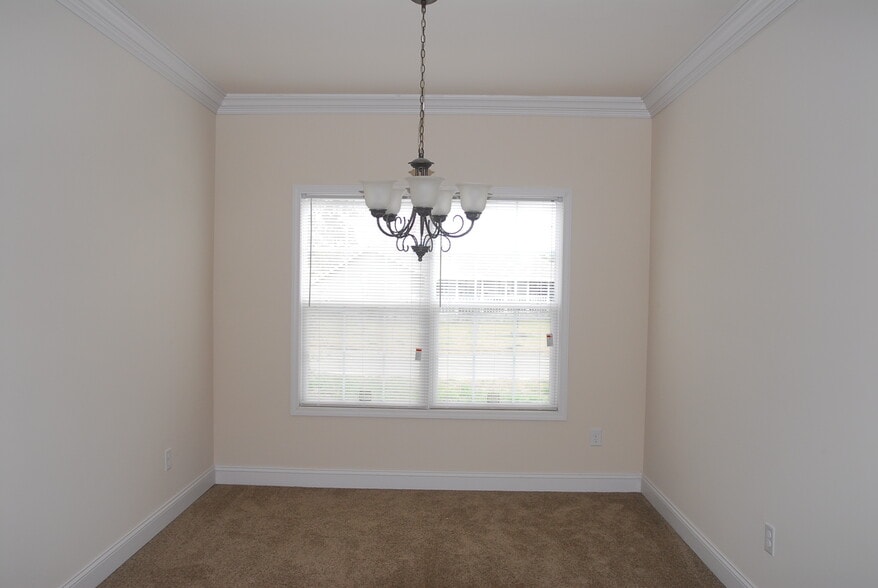 Building Photo - 15340 6th St