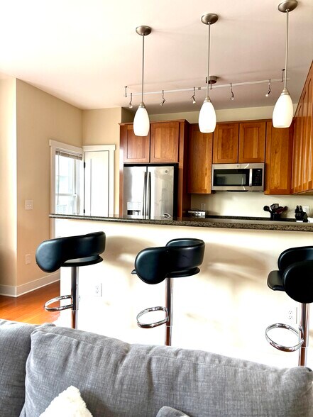 Building Photo - 1455 Mews Ct