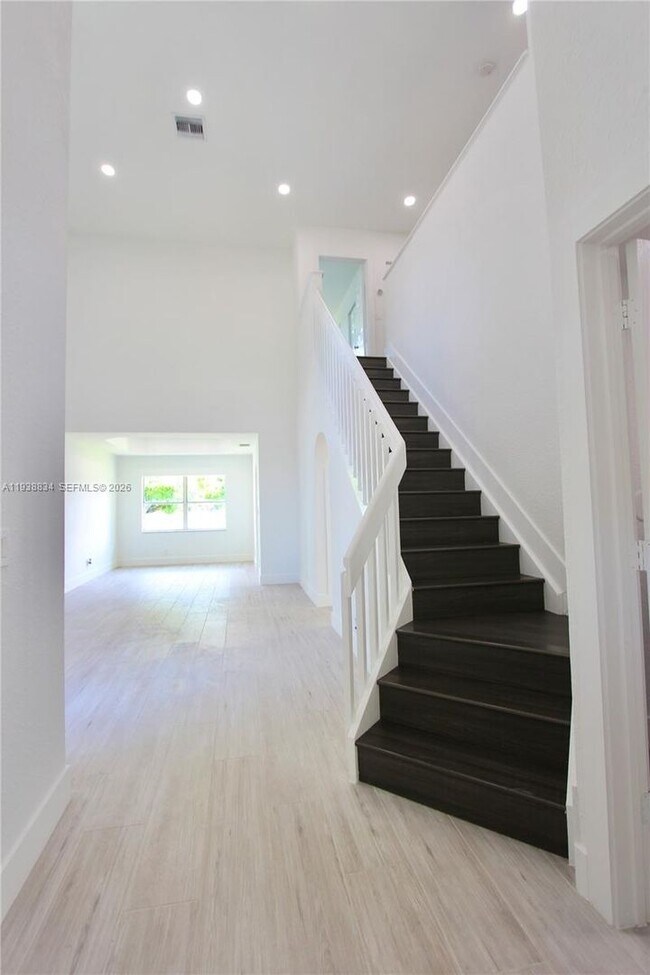 Building Photo - 239 NW 107th Ave