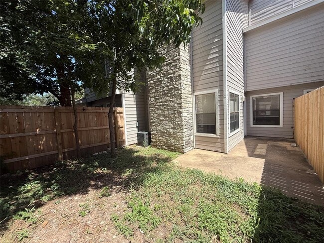Building Photo - 12312 Abney Dr