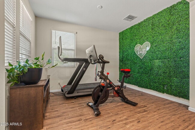 Building Photo - 17809 W Country Club Terrace
